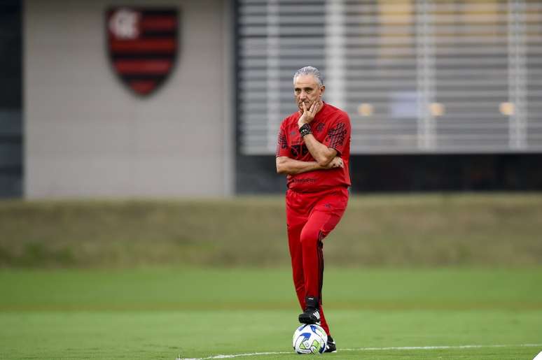 Tite comanda primeira atividade como t&eacute;cnico do Flamengo &ndash;