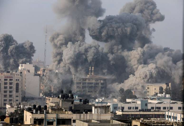 Bombardeio de Israel na Cidade de Gaza
11/10/2023
REUTERS/Saleh Salem