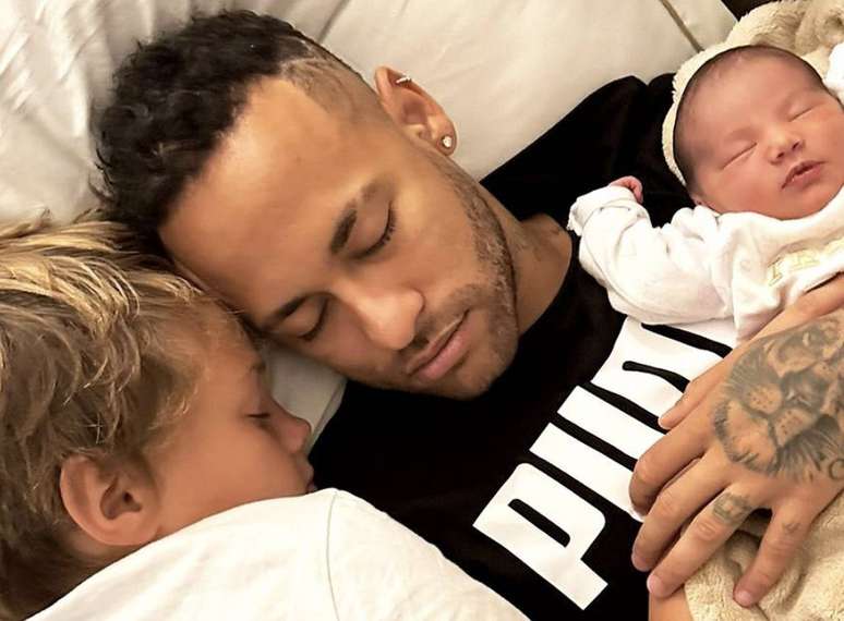 Neymar’s great dad?  The player posts a photo with the children on his lap;  I wait