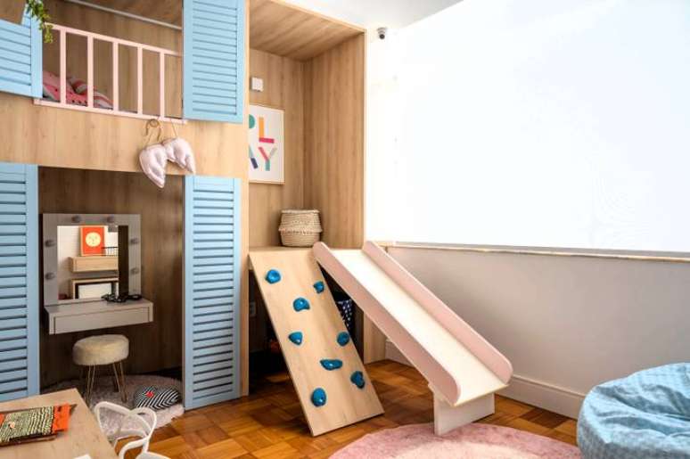 M&oacute;vel l&uacute;dico criado pela arquiteta Paula M&uuml;ler para quatro irm&atilde;os