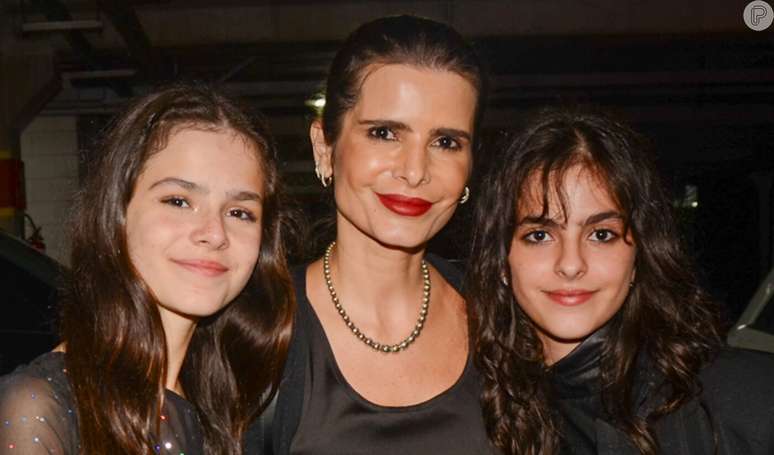 Filhas de Luciano Camargo e Flavia Camargo chamaram atenção pela semelhança com a mãe ao prestigiarem show do cantor canadense The Weeknd: 'Parecem três irmãs lindas'.