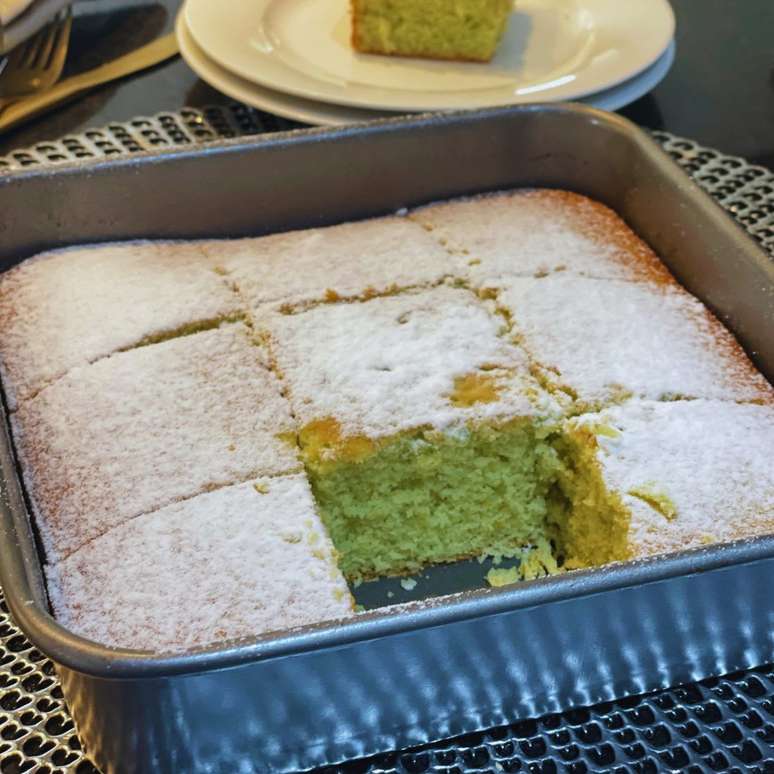 BOLO DE LIMÃO COM GELATINA