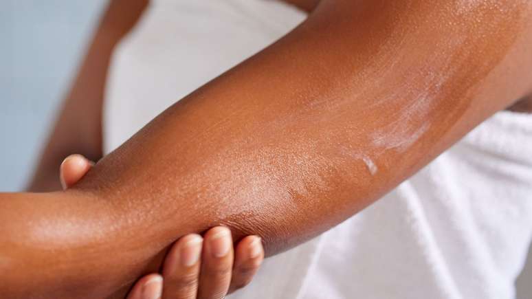 Find out how to keep your knees, elbows and heels hydrated!