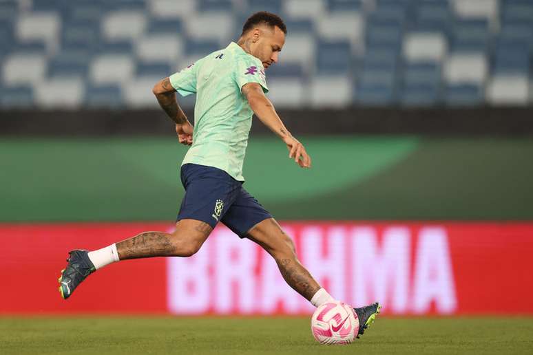 Neymar durante treino da Seleção Brasileira em Cuiabá –