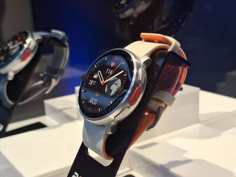 Por fora, o Vantage V3 é bonito, porém limitado quanto a funções de smartwatch (Imagem: Diego Sousa/Canaltech)