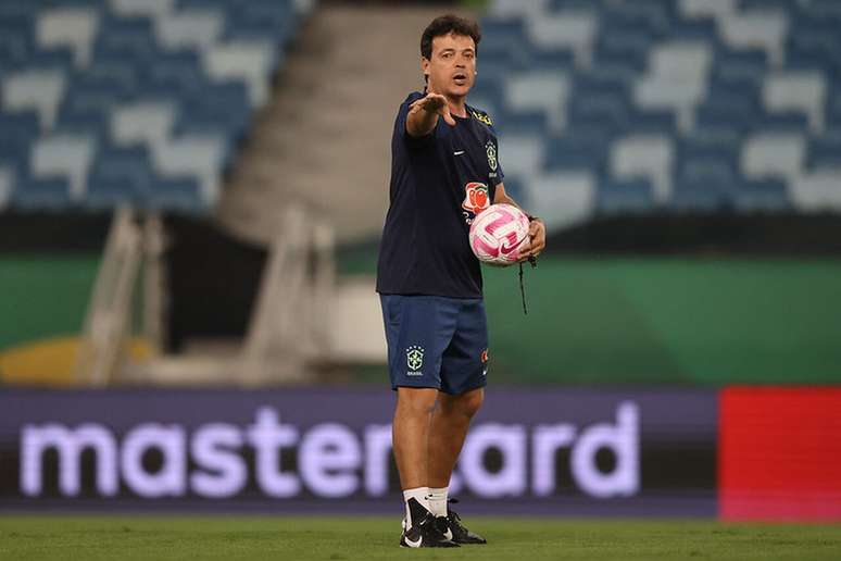 Fernando Diniz vai repetir base dos últimos jogos da Seleção Brasileira –