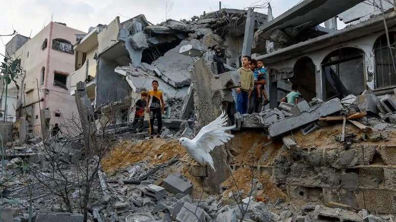 Muitos edifícios em Gaza foram danificados ou destruídos desde que as tensões aumentaram esta semana