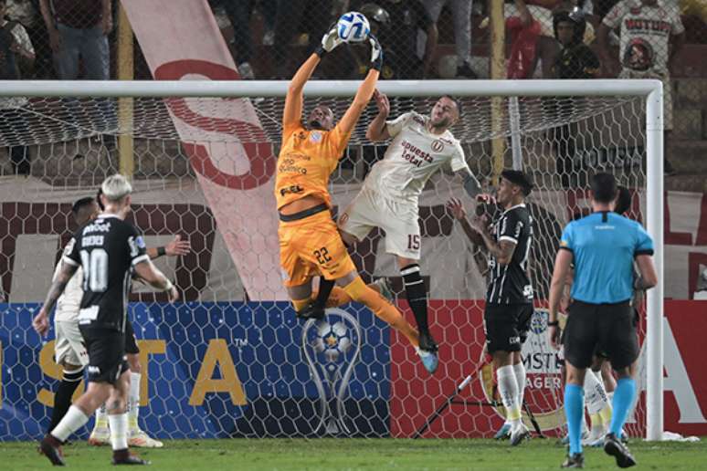 Corinthians estipula preço por Carlos Miguel –