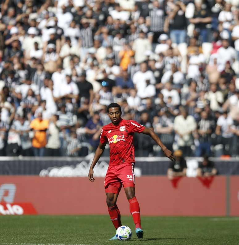 Eduardo Santos, jogador do Red Bull Bragantino. 