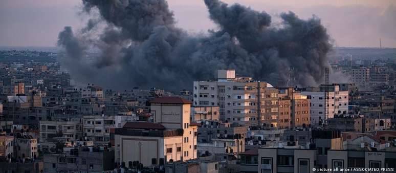Intensos ataques aéreos também miram infraestrutura crítica para a sobrevivência dos residentes