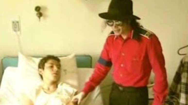 Michael Jackson visita Márcio no hospital /