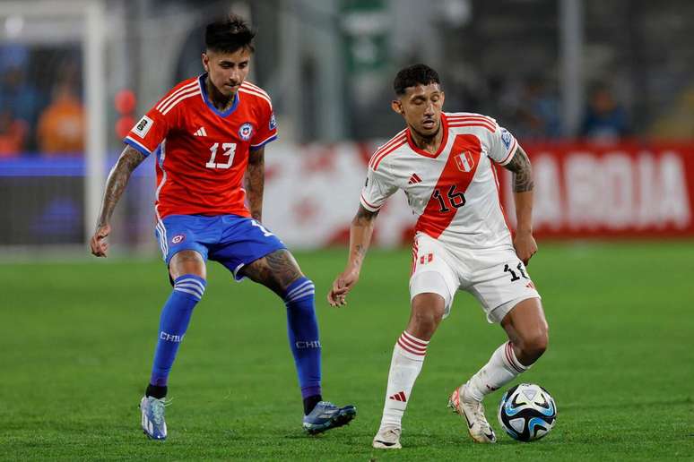 Dentro de casa, o Chile levou a melhor contra o Peru e conquistou a primeira vitória nas Eliminatórias –