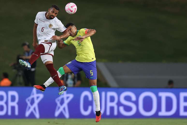 Brasil 4 x 0 Chile: seleção goleia com primeiro gol de Vini Jr