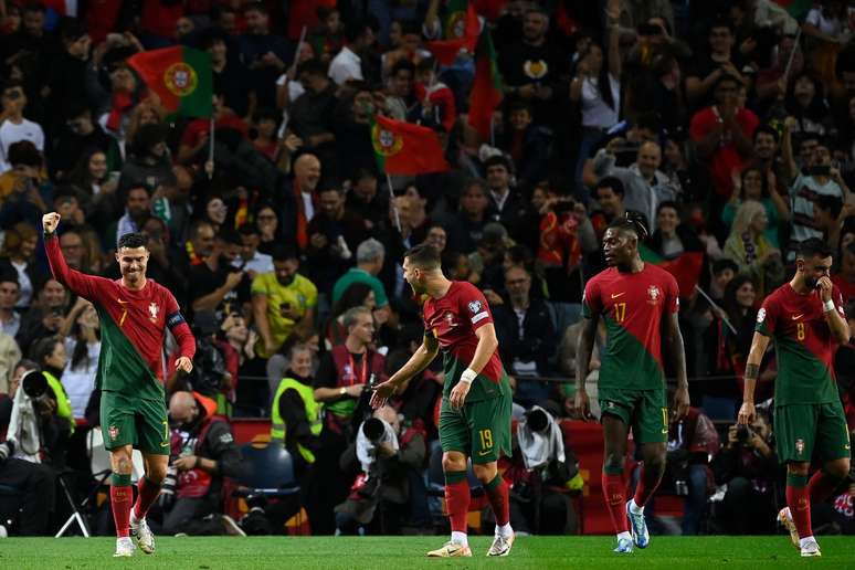 Cristiano Ronaldo marca duas vezes por Portugal e se torna o