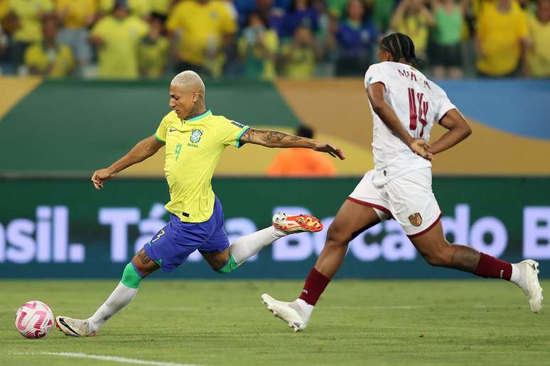 São seis jogos sem balançar a rede, o que ameaça ainda mais seu lugar no ataque titular de Fernando Diniz