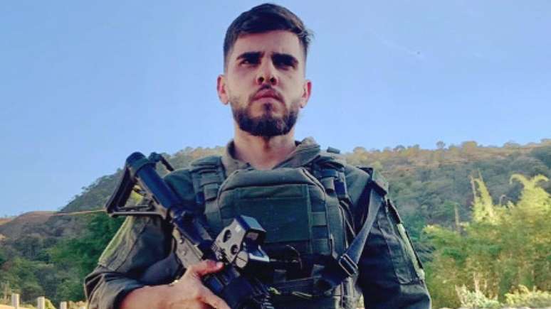 Artur diz ter ficado "aliviado" ao ser chamado para lutar em guerra