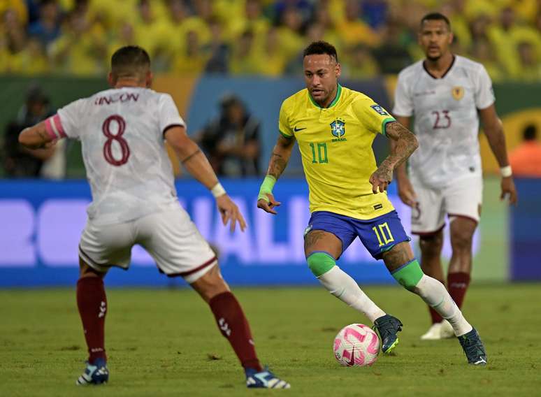 BRASIL E VENEZUELA FICAM NO EMPATE COM DIREITO A GOLAÇO DE