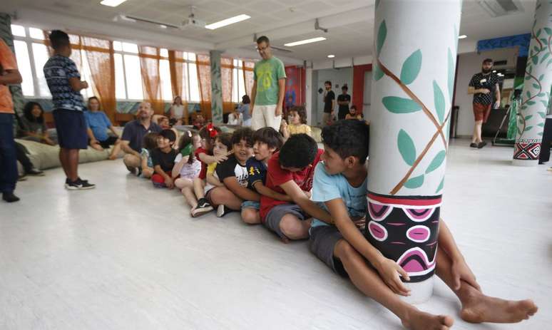Children enjoy traditional Guarani games