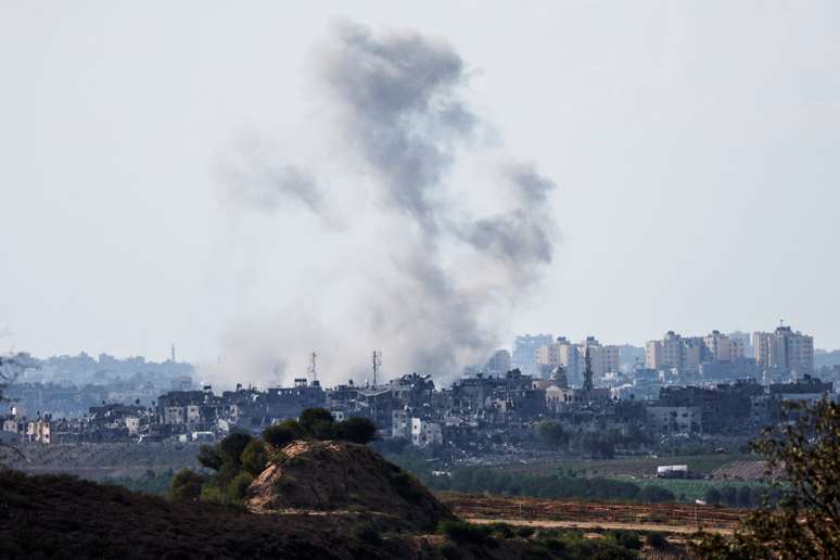 Israel volta a atacar Gaza