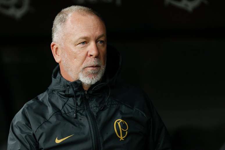 Mano Menezes não é mais treinador do Corinthians