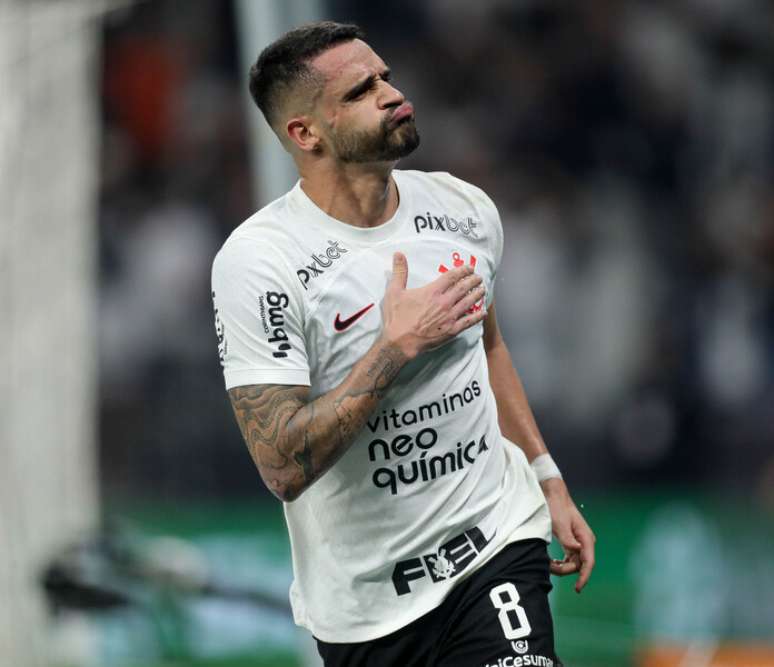 Mano Menezes talks about renewals and departures from Corinthians