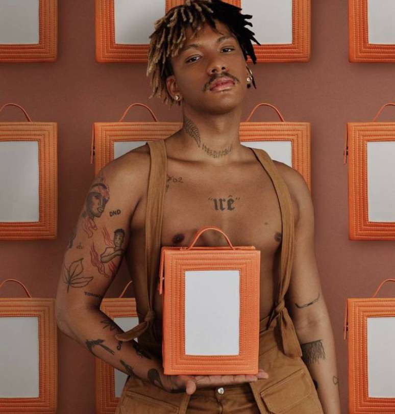 Bolsa espelho laranja, da Dendezeiro