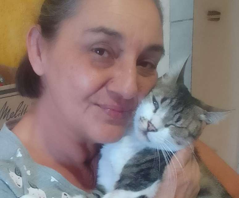 Adriana costuma dar nomes para todos os pets abandonados que resgata 