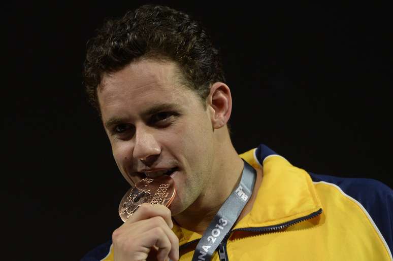 Thiago Pereira, grande campe&atilde;o (Photo credit should read FABRICE COFFRINI/AFP via Getty Images)