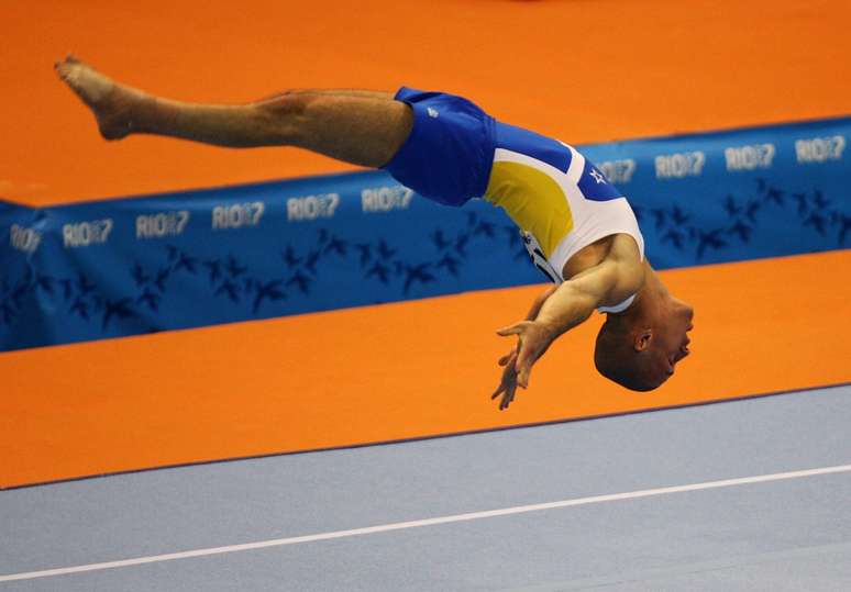 Diego Hypolito, um dos maiores medalhistas da gin&aacute;stica brasileira (Photo by Harry How/Getty Images)