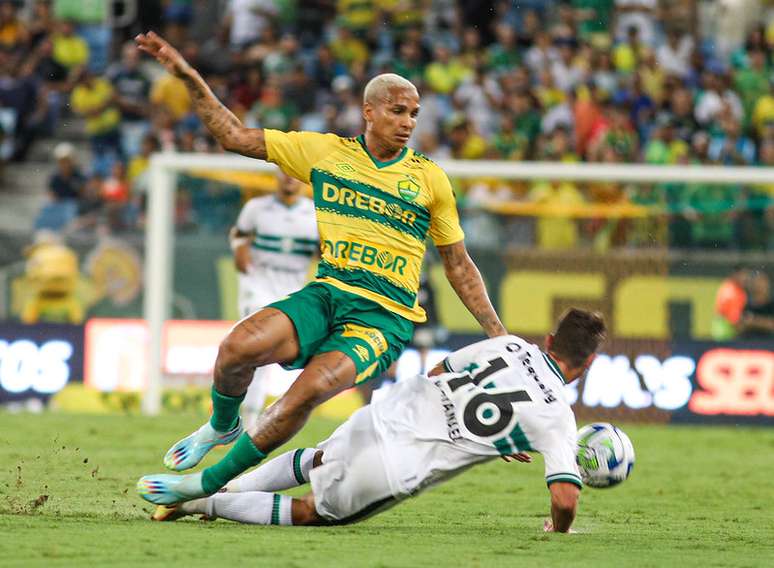 Coritiba x Cuiabá: onde assistir ao vivo, escalações e horário do jogo pelo  Brasileirão - Lance!
