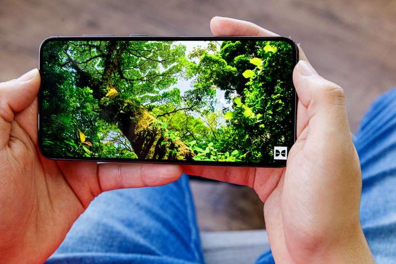 Galaxy S24 and S24 Plus should have more efficient screens (Image: Ivo Meneghel Jr./Canaltech) Galaxy S24 and S24 Plus should have more efficient screens (Image: Ivo Meneghel Jr./Canaltech)