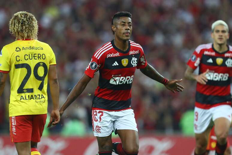 Flamengo e Bruno Henrique divergem sobre tempo de contrato –