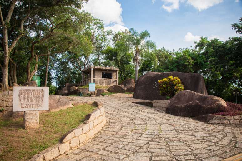 Entrada do Parque de Lavras, em Salto 