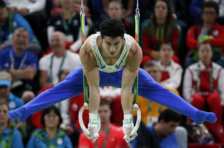 Arthur Nory nas argolas (Photo credit should read THOMAS COEX/AFP via Getty Images)