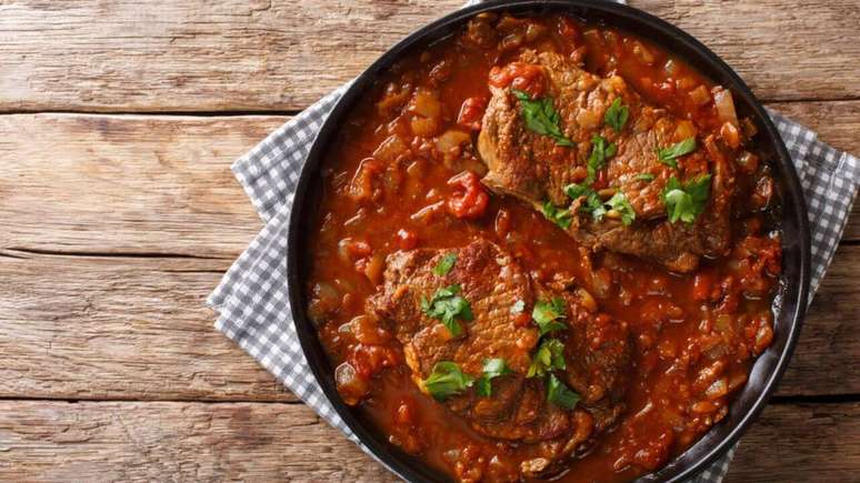 Duckling in rust sauce: an easy pressure cooker recipe
