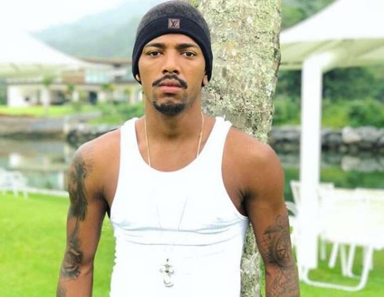 Cantor &eacute; condenado a pagar quase R$ 150 mil por aus&ecirc;ncia em festa de debutante no Copacabana Palace