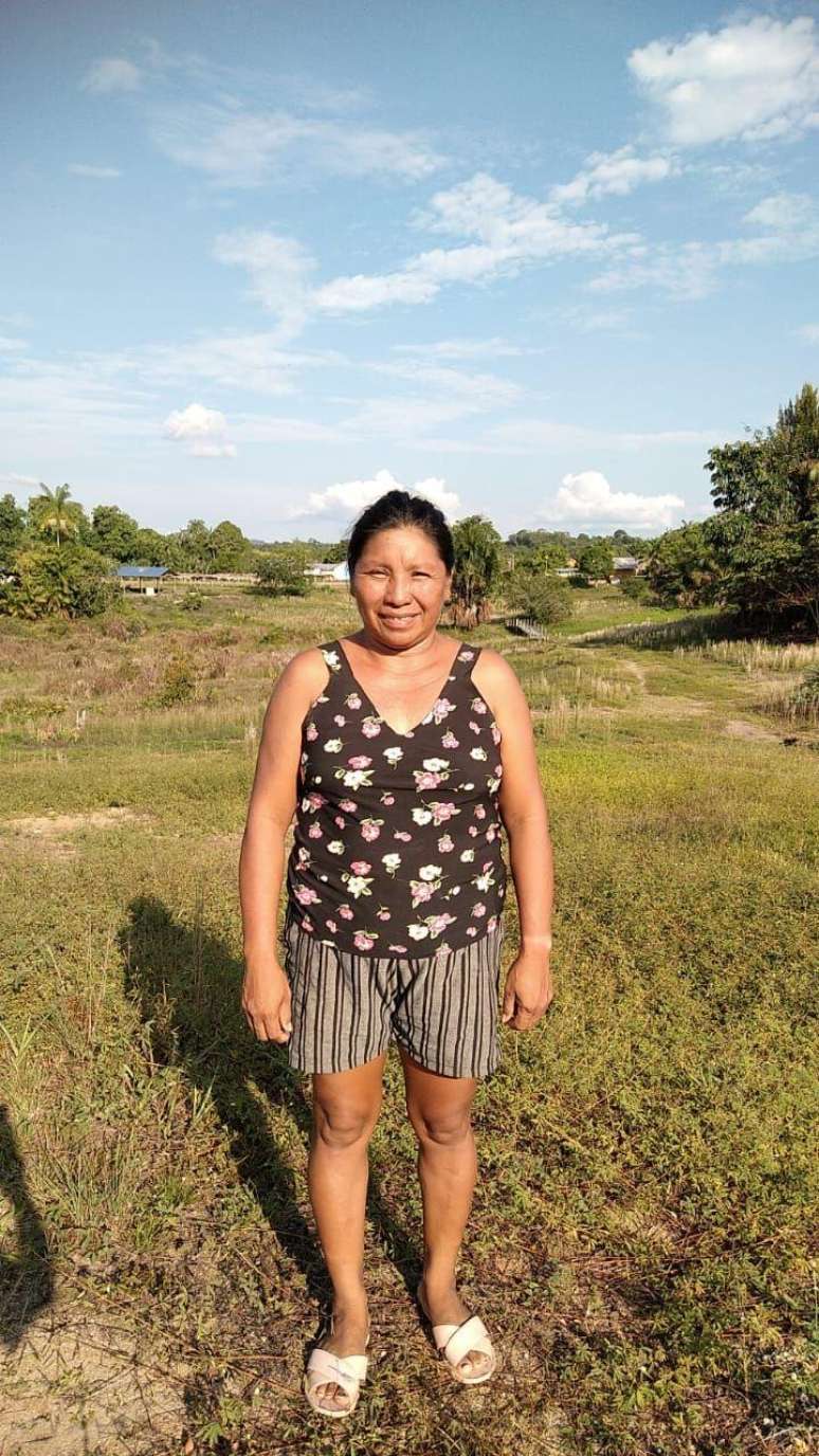Virgília Arago conta que o sol escaldante durante a estiagem deste ano fez com que as mulheres de sua região mudassem a forma de trabalhar na roça