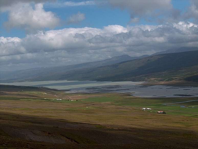 Lago Lagarflj&oacute;t, onde teria aparecido Skrimsl . (Fonte: WikimediaCommons/Reprodu&ccedil;&atilde;o)