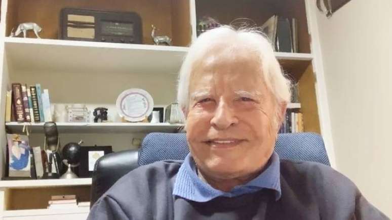 Cid Moreira commented on the break with his children after the legal battles. Cid Moreira commented on the break with his children after the legal battles.
