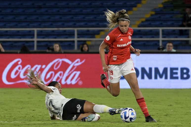 Brasileiro Feminino: Inter e Corinthians empatam em 1º jogo da