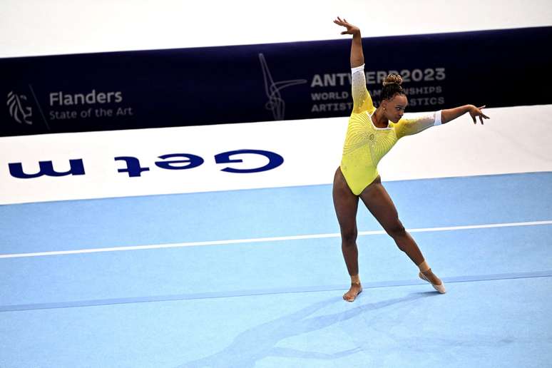 Rebeca Andrade (Photo by LIONEL BONAVENTURE/AFP via Getty Images)