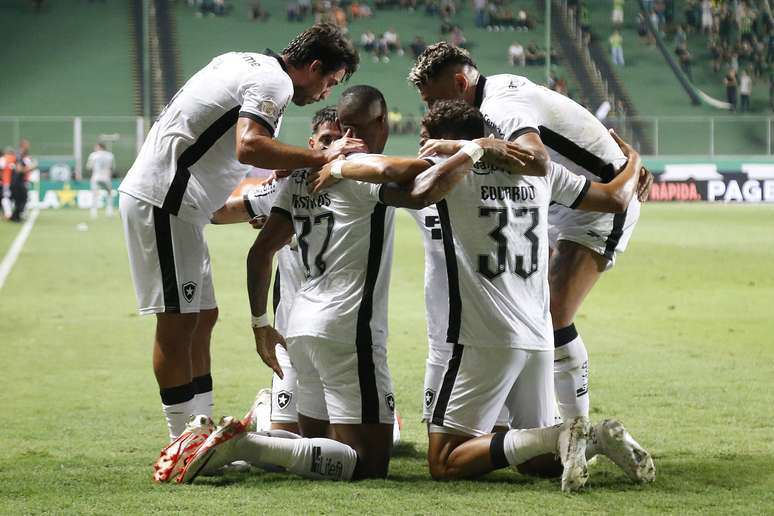 Mudanças no futebol brasileiro desde a última vez sem o Botafogo líder do  Brasileirão