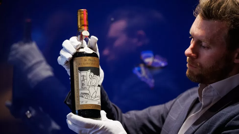 Jonny Fowle, chefe global de bebidas ex&oacute;ticas da Sotheby's, disse: "O Macallan 1926 &eacute; o u&iacute;sque que todo leiloeiro deseja vender"