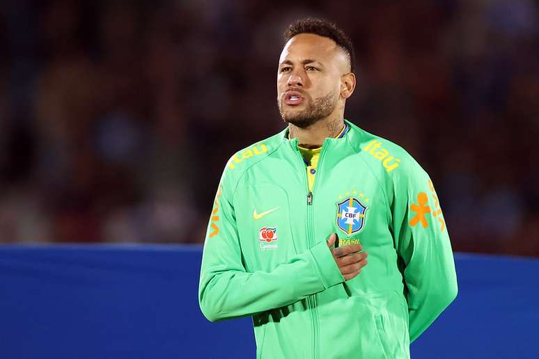 Neymar durante jogo do Brasil contra Uruguai, no Estadio Centenario em Montevideu pelas Eliminatórias 2026