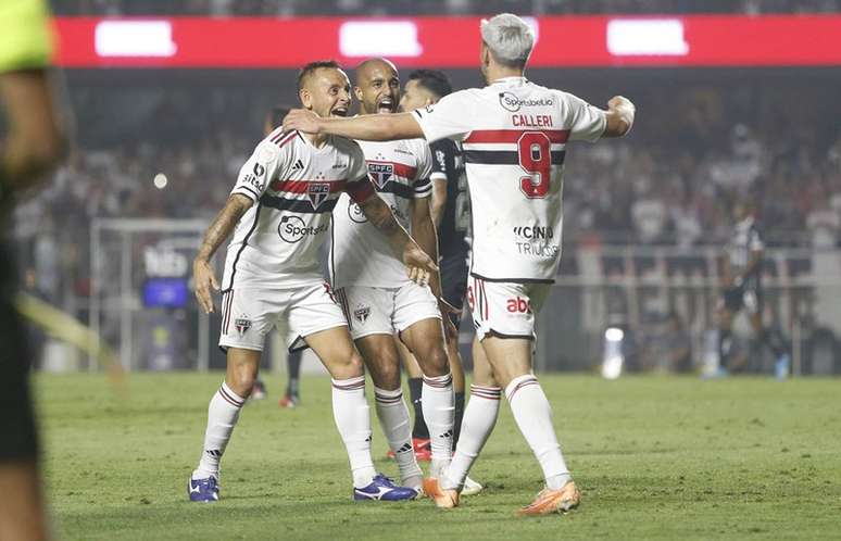 James Rodríguez será titular no São Paulo contra o Grêmio; veja as  escalações