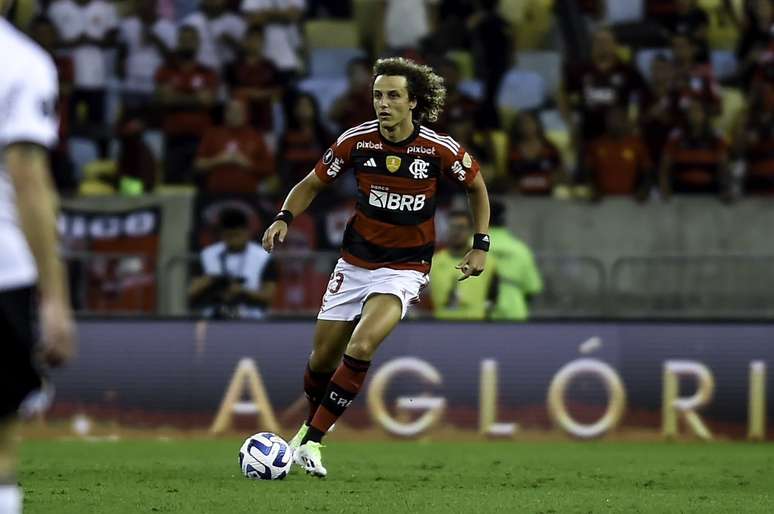 David Luiz com a camisa do Flamengo 