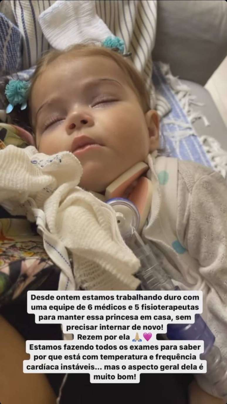 Maria Guilhermina, filha caçula de Juliano Cazarré com a stylist Letícia Cazarré, está passando por um tratamento em casa.