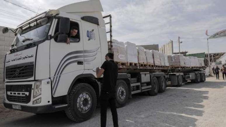 Caminhão com doações que entrou em Gaza neste sábado