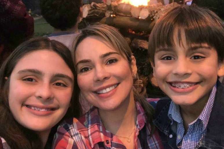 Rachel Sheherazade e os filhos, Clara e Gabriel (Reprodução/Instagram)