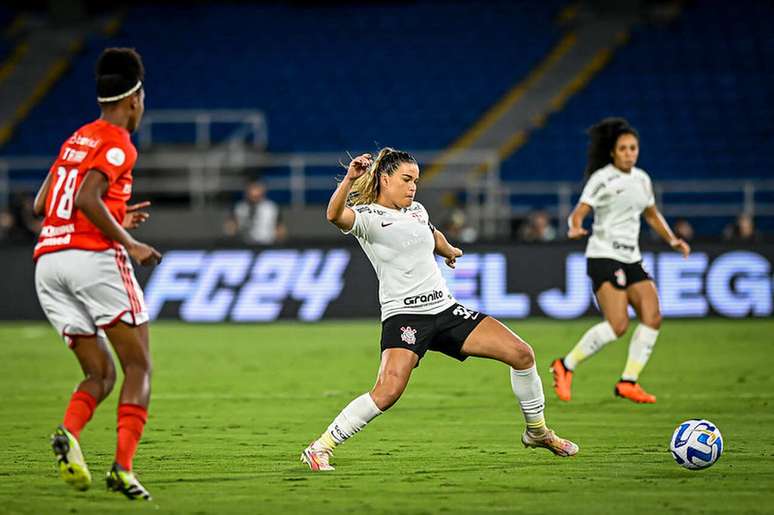 Corinthians de Arthur Elias venceu a semifinal diante do Inter nos pênaltis –